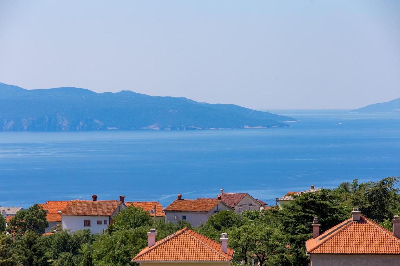 Apartment Magda With A Parking Space And Sea View Rijeka Eksteriør billede